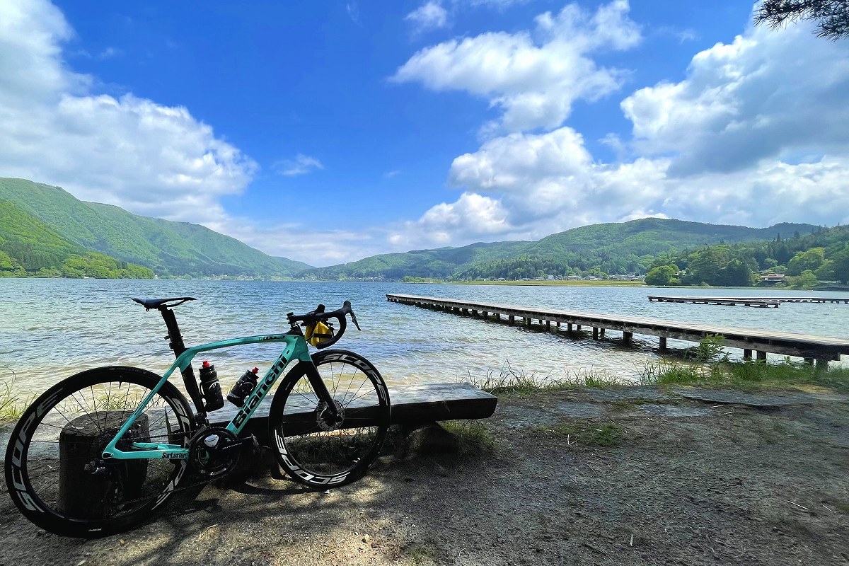 木崎湖と桟橋、愛車を入れて、記念写真を一枚