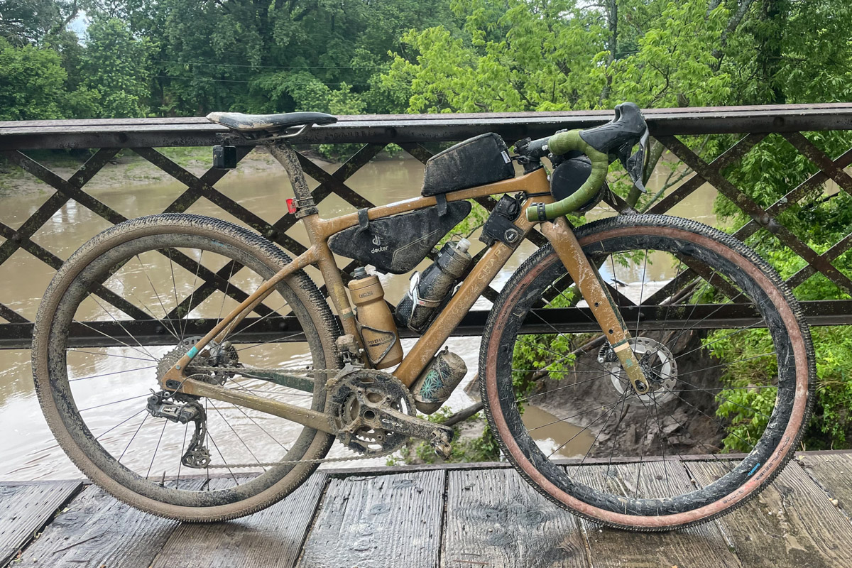 砂泥まみれでバイクからは異音がしだす