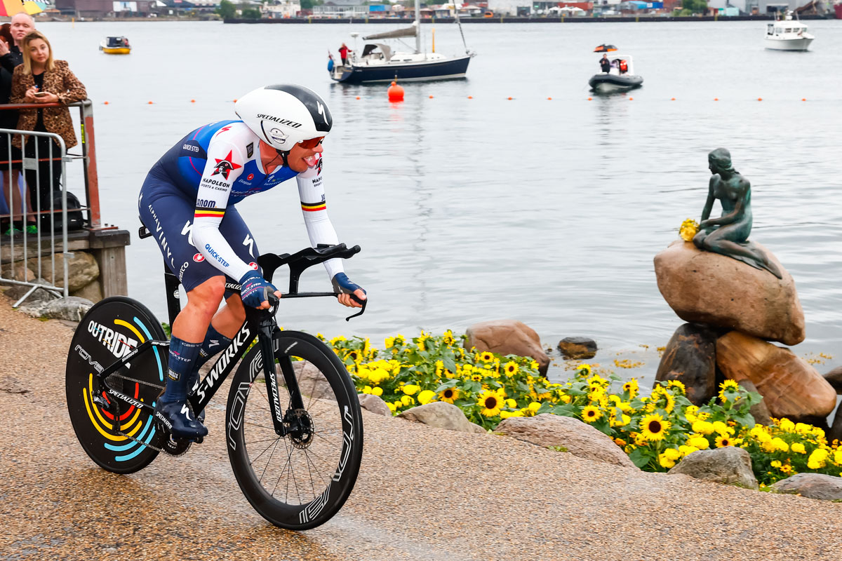 105番手スタートのイヴ・ランパールト（ベルギー、クイックステップ・アルファヴィニル）がトップタイムでステージ優勝