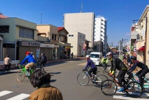 実走講習例：信号機は無いが横断歩道のある交差点の右折