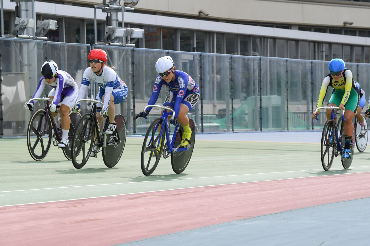 女子ケイリン1/2決勝　中島瞳（川越工業高校）が1着