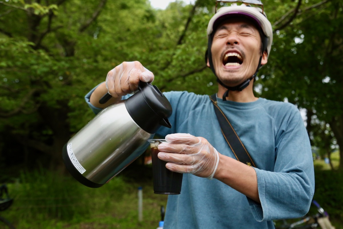 CROSS COFFEEのトニオ店長が淹れたアイスコーヒーも振る舞われました