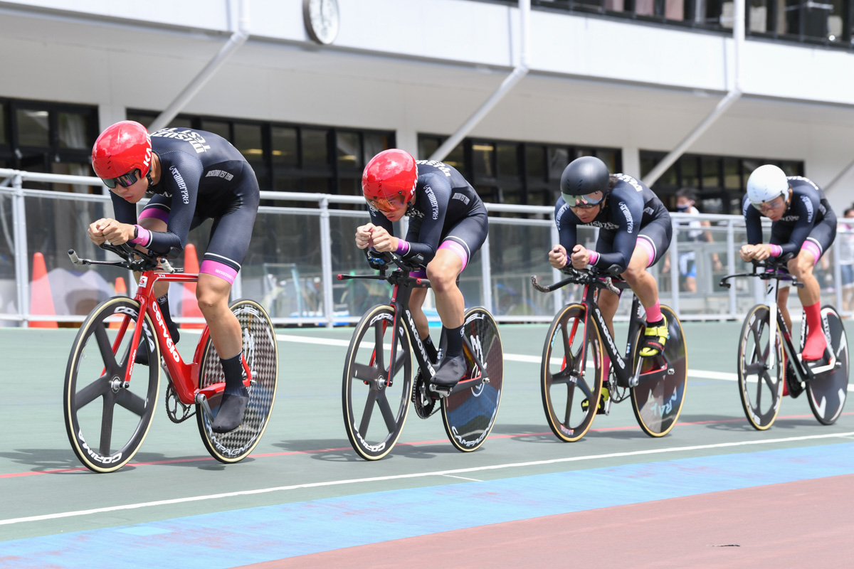 男子4kmチームパーシュート優勝　MISUZUKO TEST TEAM（萩野、北澤、増田、渡邉）4分35秒493