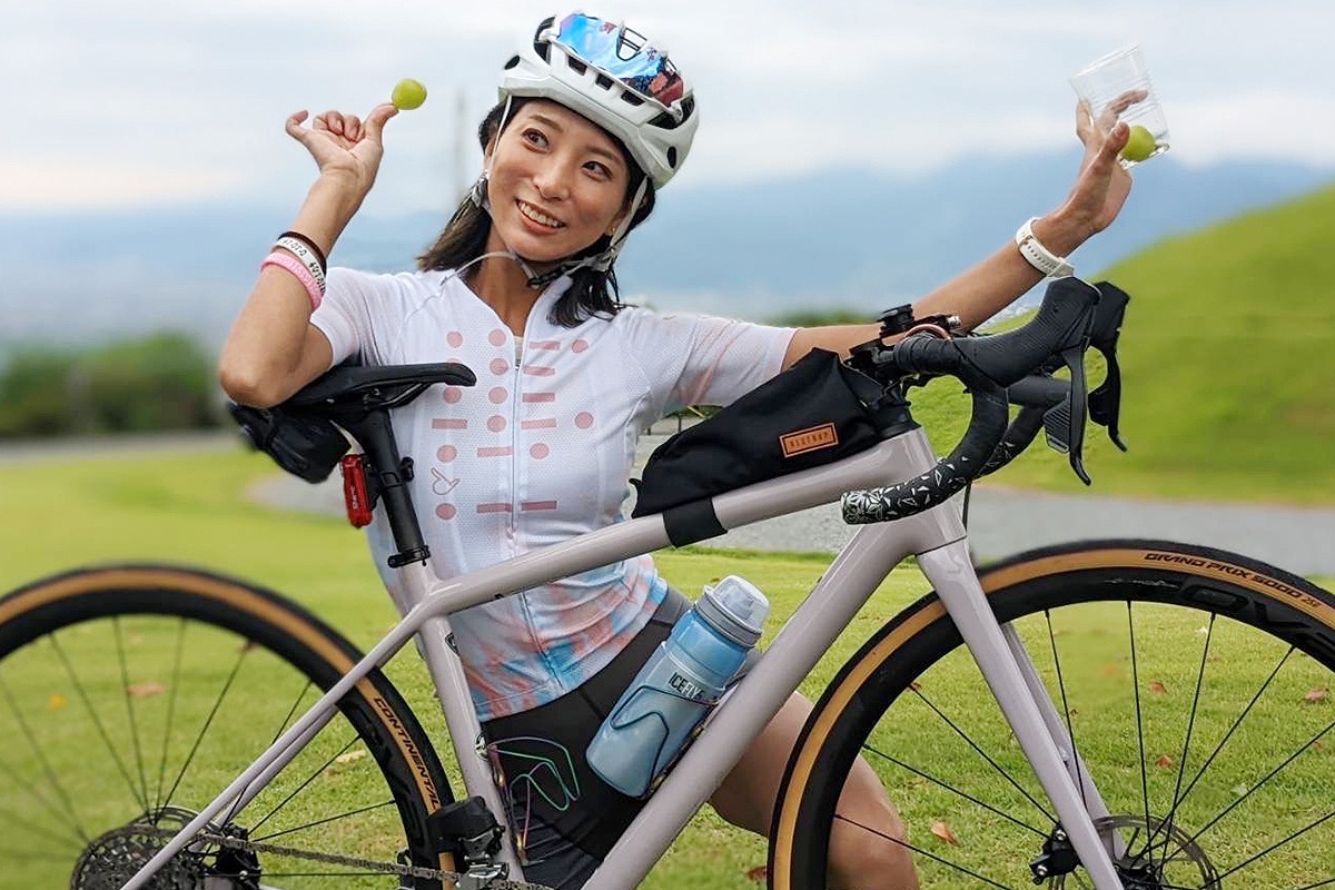 女性サイクリストの後輩ちゃん